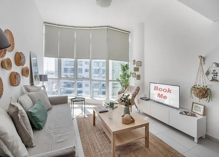 Skyline Retreat Sleeps 4 With Rooftop Pool-Dubai Marina