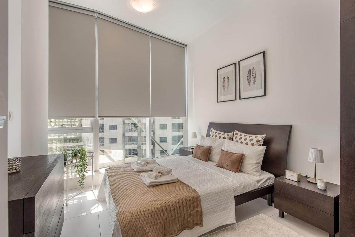Apartment Skyline Retreat Sleeps 4 With Rooftop Pool-dubai Marina Dubai